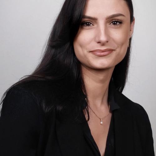 Maître Samantha Peirano