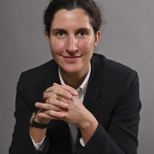 Maître Iris Nakov