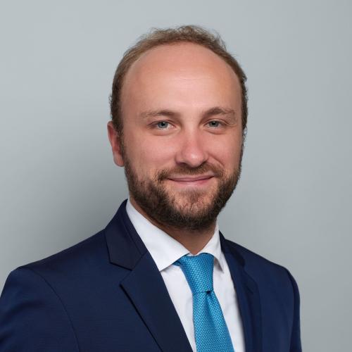 Maître Adrien Villena