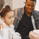 parents qui signent une convention parentale