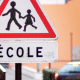 panneau indiquant la proximité d'une école